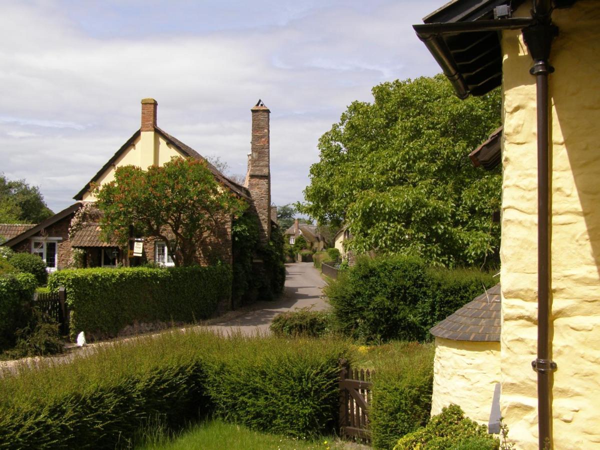 Tudor Cottage Bossington Ngoại thất bức ảnh